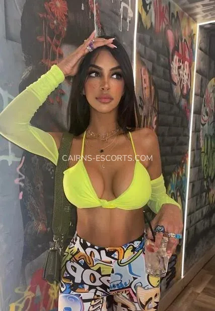 Cairns escorts Josefin — 4