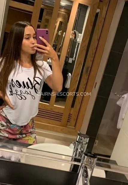 Cairns escorts Payton — 1