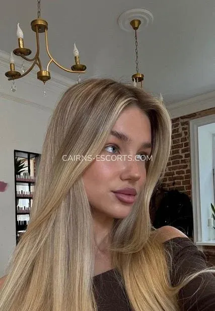 Cairns escorts Karolina — 3