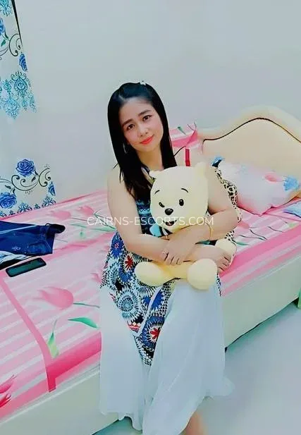 Cairns escorts Astrid — 8