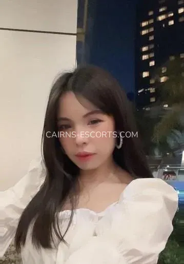 Cairns escorts Pia — 4