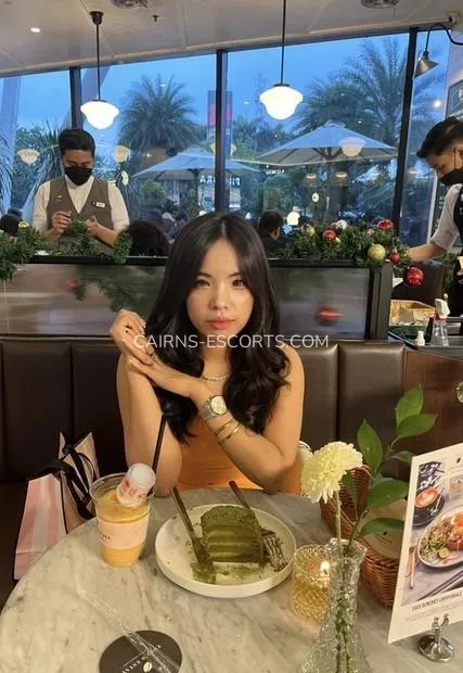 Cairns escorts Pia — 2