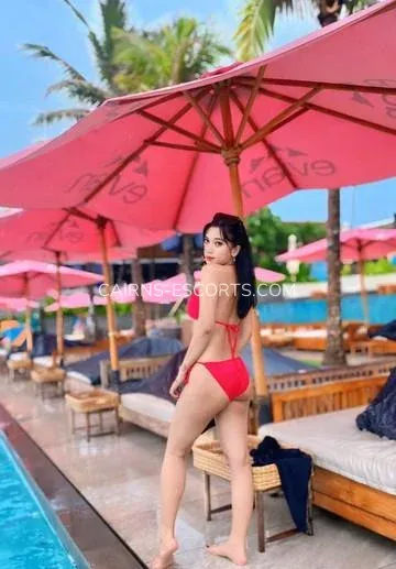 Cairns escorts Emma — 6