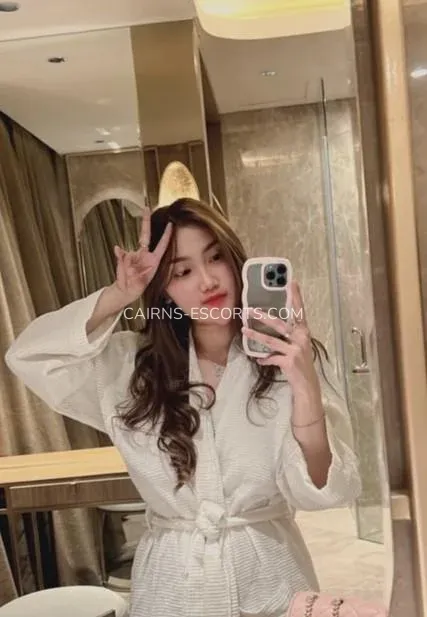 Cairns escorts Octavia — 8