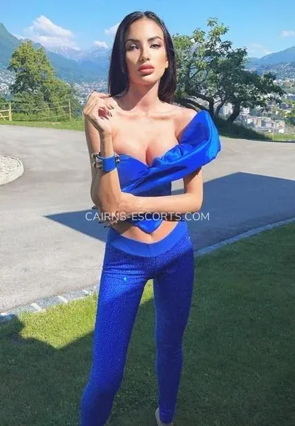 Cairns escorts Elin — 1