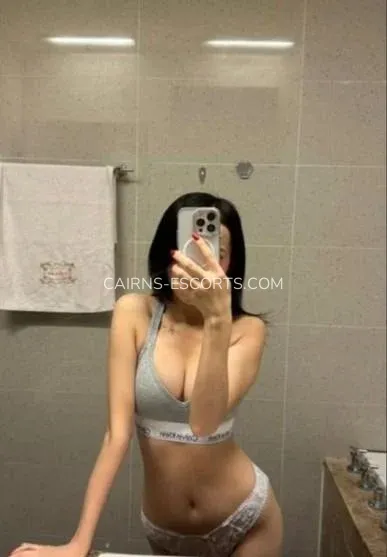 Cairns escorts Elise — 4