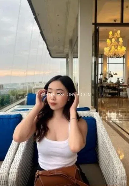Cairns escorts Ingrid — 4