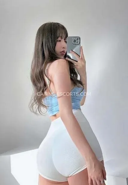 Cairns escorts Camilla — 3