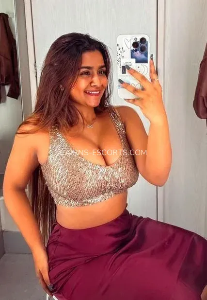 Cairns escorts Isabelle — 4