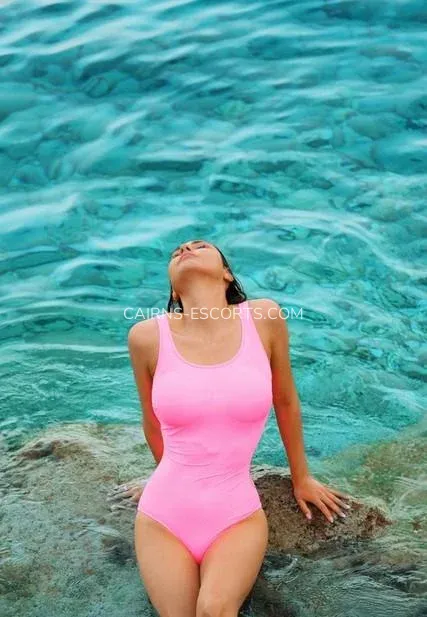 Cairns escorts Layla — 1