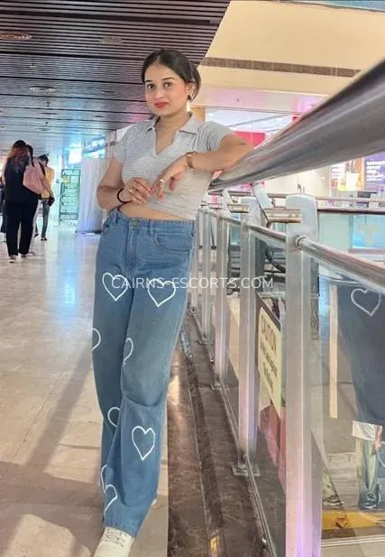 Cairns escorts Ella — 3