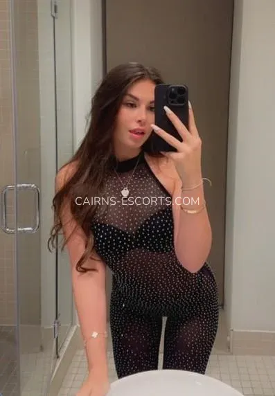 Cairns escorts Emelie — 4