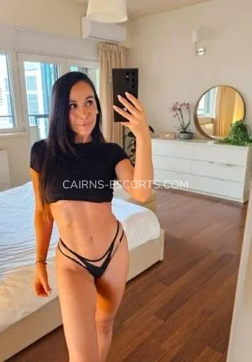 Cairns escorts Hanna — 3