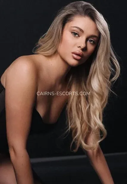 Cairns escorts Emilia — 4