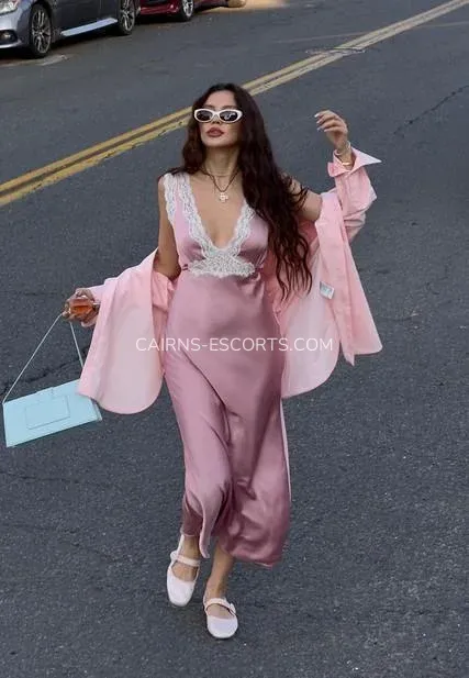 Cairns escorts Jordyn — 3