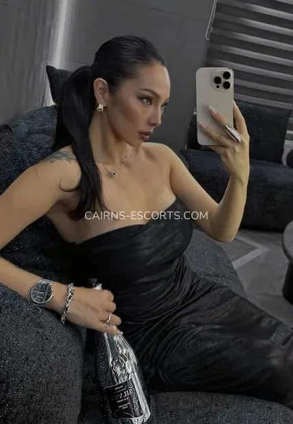 Cairns escorts Felicia — 4