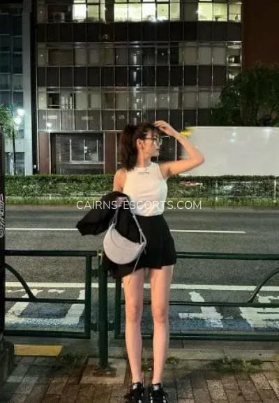 Cairns escorts Ariel — 3