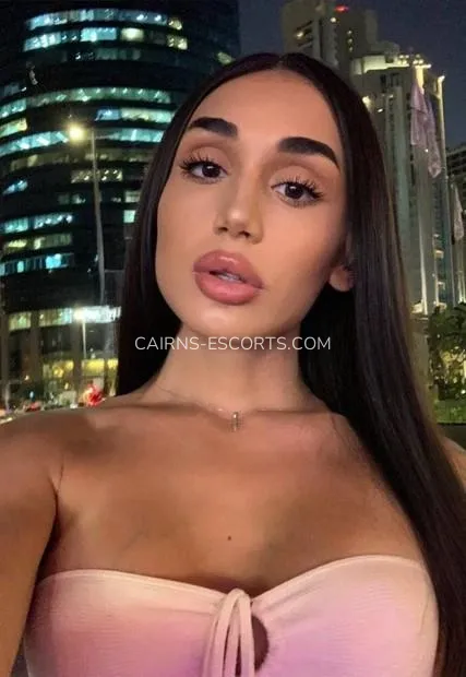 Cairns escorts Linda — 2