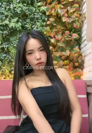 Cairns escorts Pia — 1