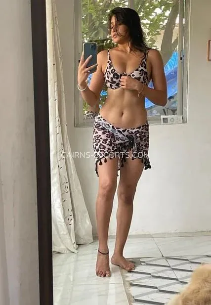 Cairns escorts Payton — 4