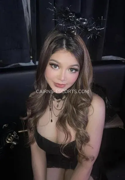 Cairns escorts Camilla — 1