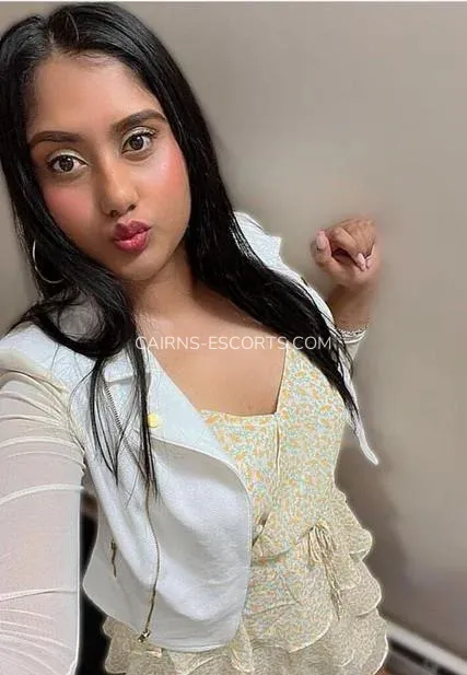 Cairns escorts Amalia — 1