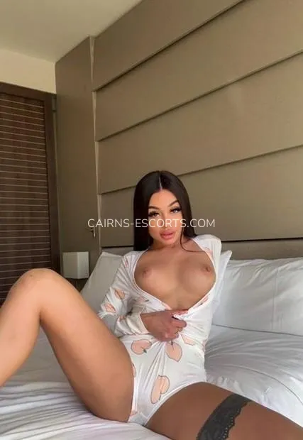 Cairns escorts Hanna — 2