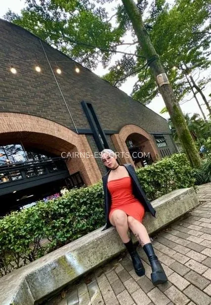 Cairns escorts Astrid — 8