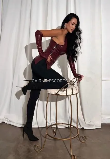 Cairns escorts Peyton — 1