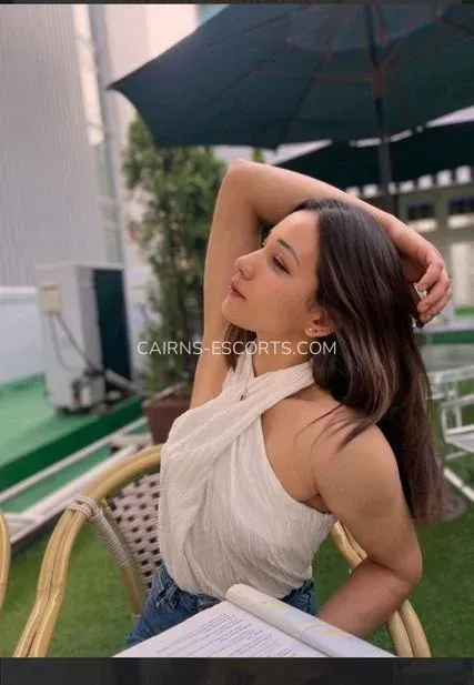 Cairns escorts Rylee — 5