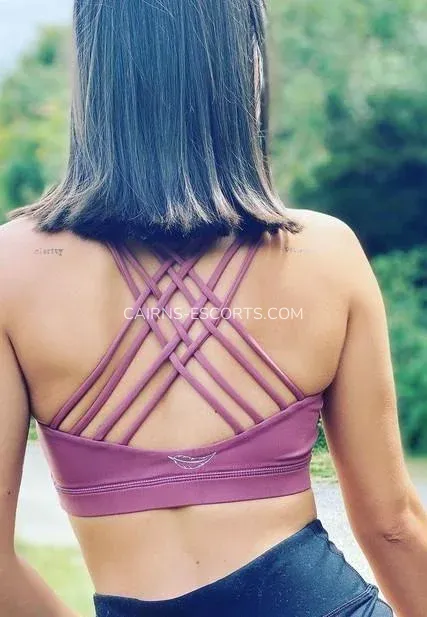 Cairns escorts Ulla — 7