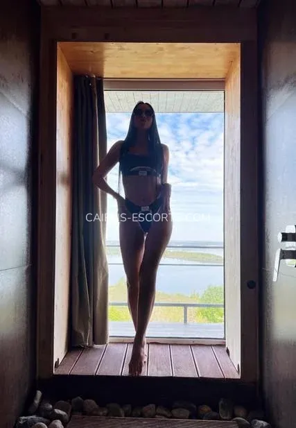 Cairns escorts Peyton — 7
