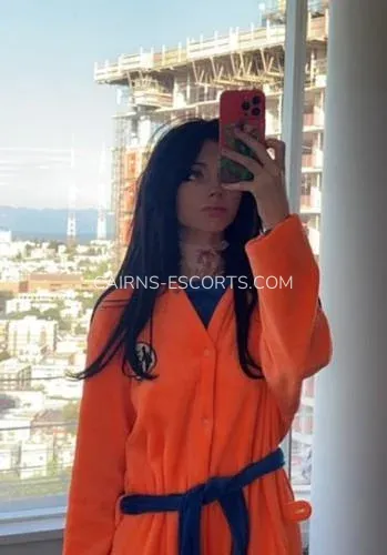 Cairns escorts Berit — 7