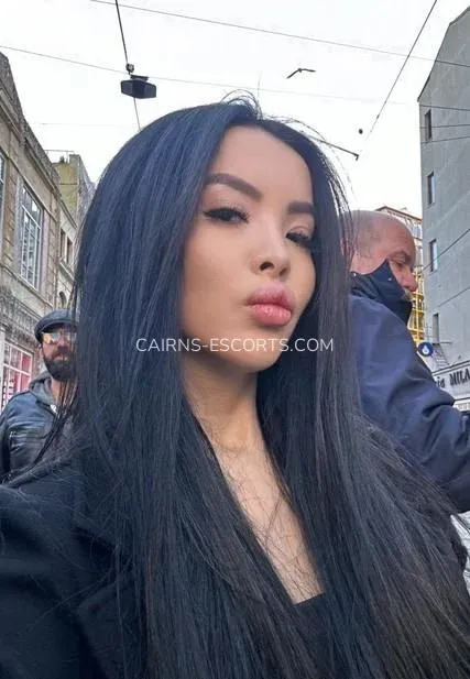Cairns escorts Elise — 8