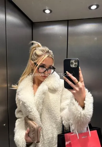Cairns escorts Jenny — 9