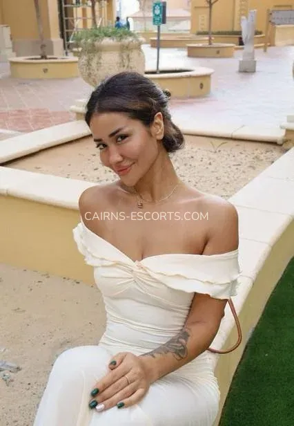 Cairns escorts Ellen — 10