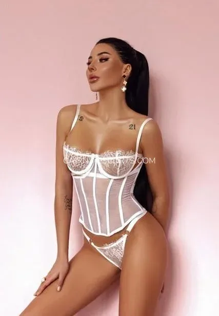 Cairns escorts Camryn — 1