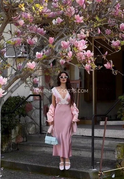 Cairns escorts Jordyn — 1