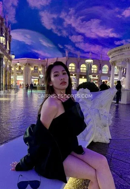 Cairns escorts Keira — 5