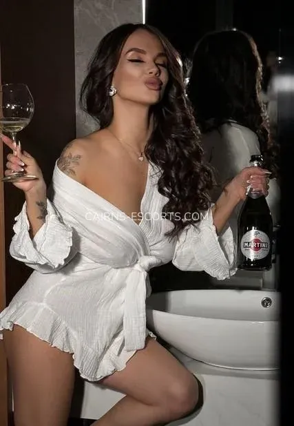 Cairns escorts Kylie — 4