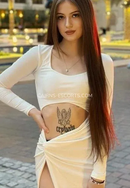 Cairns escorts Ulla — 5