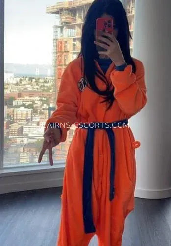 Cairns escorts Berit — 1