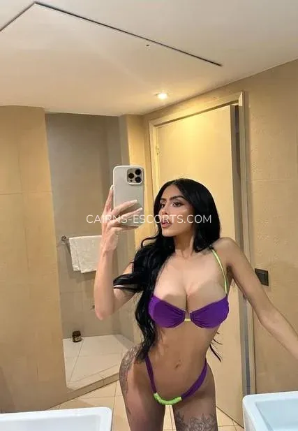 Cairns escorts Kristin — 4