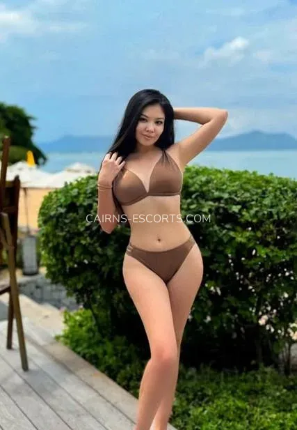 Cairns escorts Kristin — 6