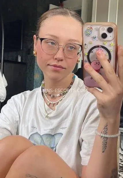 Cairns escorts Stephanie — 3