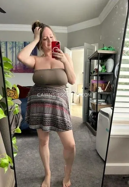 Cairns escorts Julianna — 2