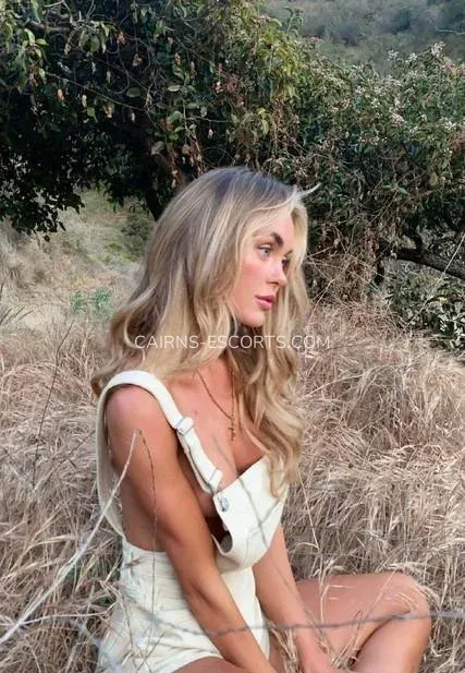 Cairns escorts Kylie — 7