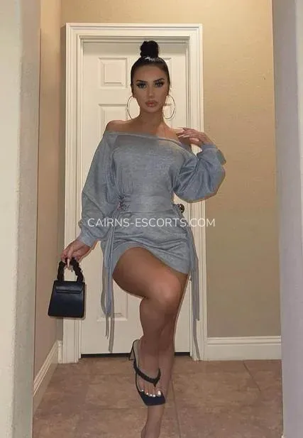 Cairns escorts Isaura — 5