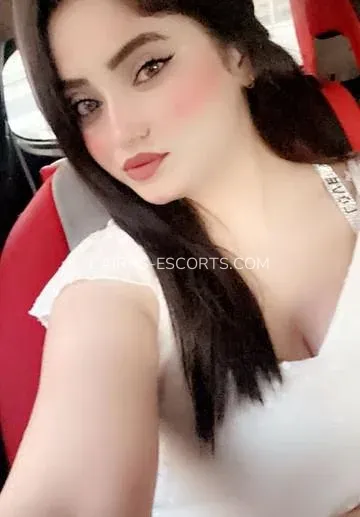 Cairns escorts Karolina — 3