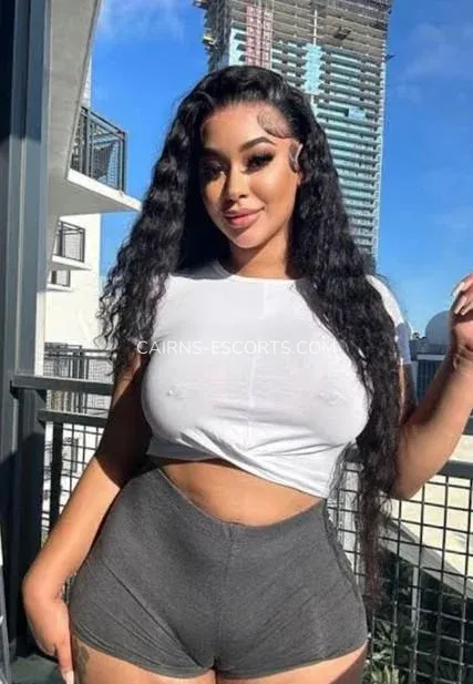 Cairns escorts Hanna — 3